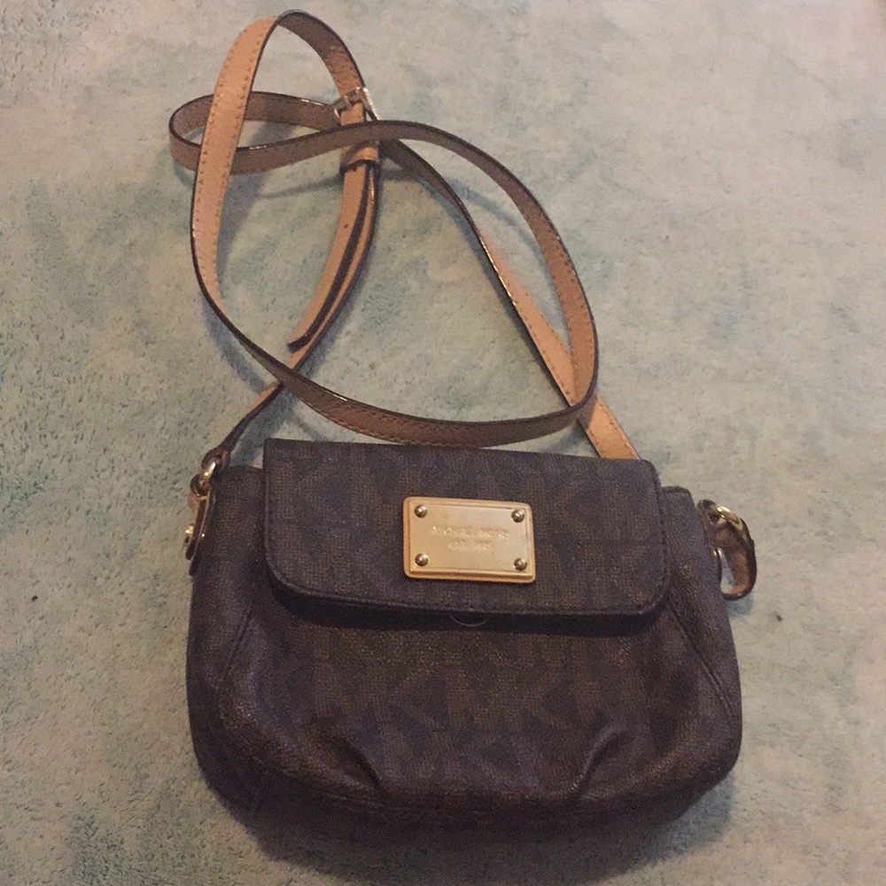Micheal Kors Crossbody